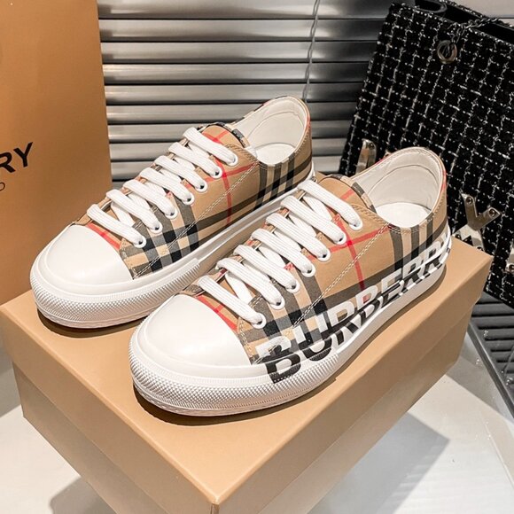 BURBERRY LARKHALL BEIGE CHECK CANVAS LOGO SNEAKERS - Picture 1 of 7